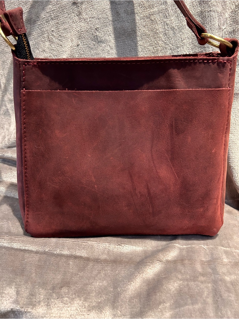 Portland Leather OG Triangle Purse in Merlot with Adjustable Crossbody Strap - Picture 3 of 7